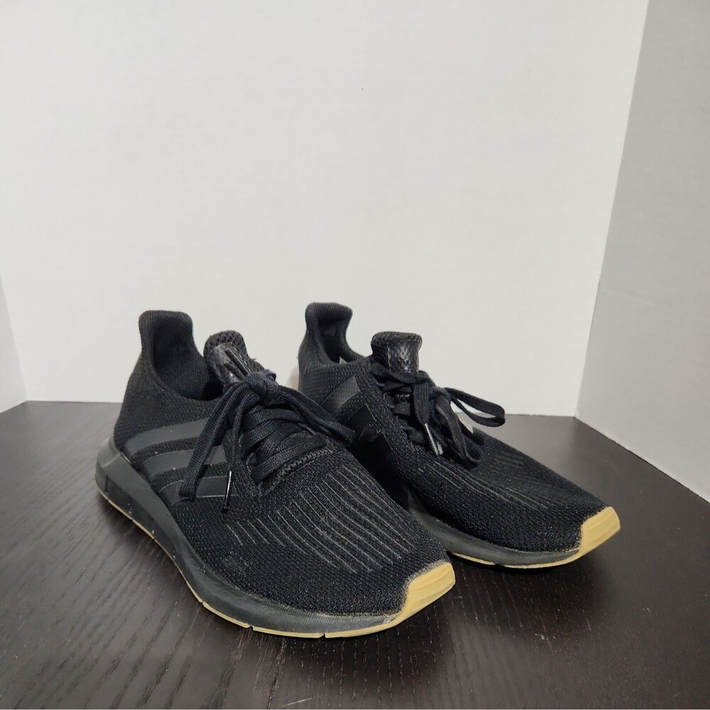 Size 8 - adidas Swift Run Black Gum